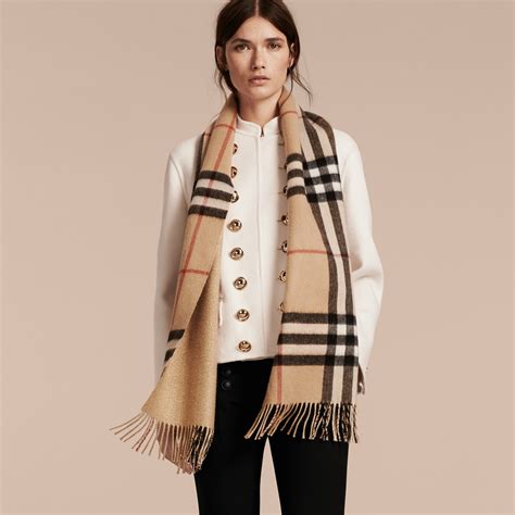 180 x 30 camel burberry|Reversible Cashmere Scarf in Camel/black .